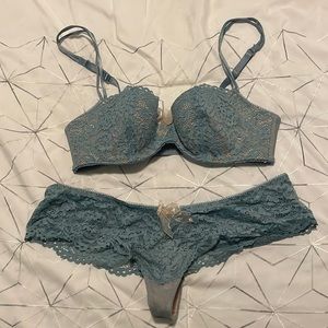 B.Tempt’d Intimates/Sleepwear Bra & Panty Set